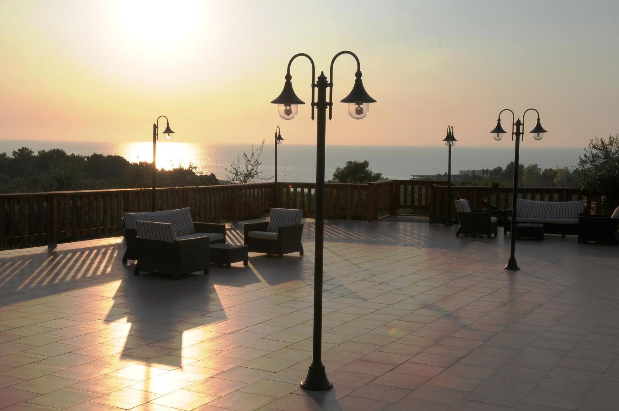 Villaggio Uliveto Роди Гарганико Екстериор снимка